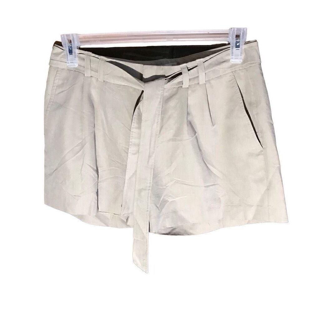 Banana Republic beige Khaki Shorts Size 8 belt New with tags summer vacation